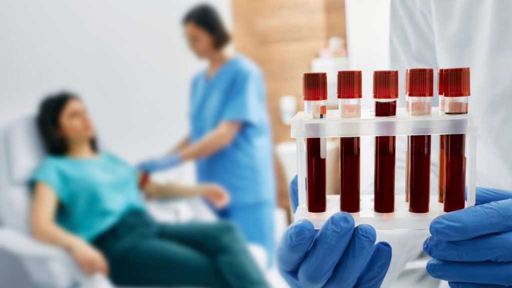 Do sintoma ao diagnóstico: como exames laboratoriais encurtam o caminho para o tratamento correto